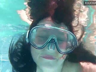 Minnie komik jepang dan eduard air mani di itu berenang kolam renang: dewasa klip 72