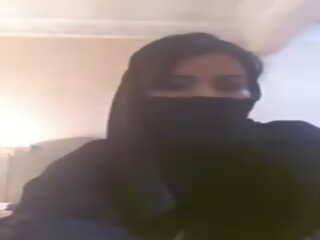 Arab ženy v hidžáb predstavenie ju kozy, špinavé klip a6