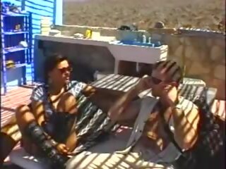 Bikini plazh 4 1996: falas xnxc e pisët film video c3