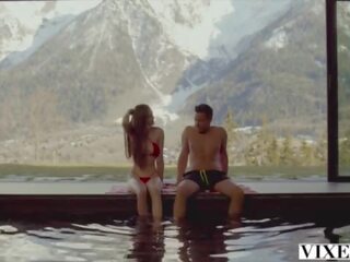 Gjuhustër ski lepurush sonya ka desiring e pisët film në the alps