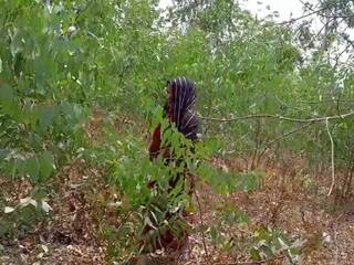 Indian frumusica sister-in-law taken în aer liber și inpulit greu când ea a fost singur în the gradina