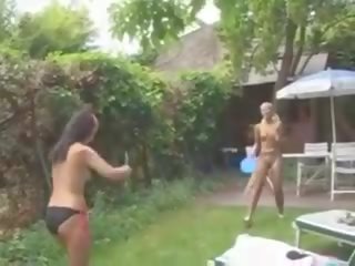 Divi meitenes topless teniss, bezmaksas twitter meitenes sekss filma filma 8f