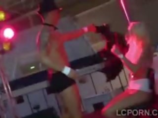 Slutty portugal pol dansare fucks en gifted stripper
