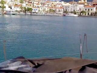 Risky menghisap zakar pada sailing bot dalam greece, kotor video de