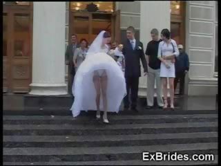 Amateur bruid sweetheart gf voyeur onder het rokje exgf vrouw lolly knal huwelijk pop publiek echt bips panty nylon naakt