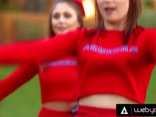 Ariana marie pony haar rude cheerleader team captain met dakota skye en hun nieuw toevoeging seks video- video's
