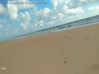 A beber fazer xixi último dia em o público praia em brasil -aprilbigass-