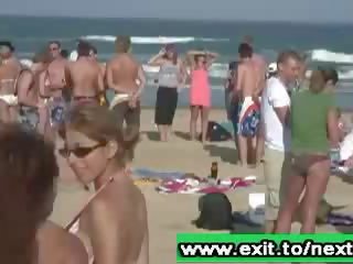 Plaža zabava s pijani ogromno naslednji vrata dekleta video