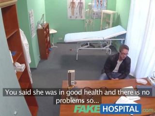 Fakehospital sestrička fucks pacient na dostať a spermie vzorka