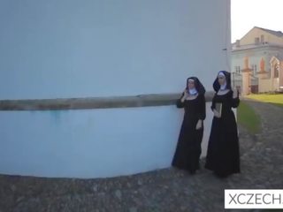 Louca bizzare adulto clipe com catholic freiras e o monstro!