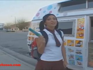 Icecream truck blond kort haired tiener geneukt en eet cumcandy