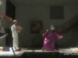 Asyano elite puwit artistang babae plays beyb sa pangangarakter tanawin