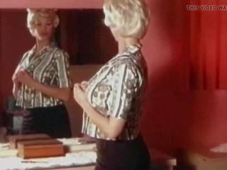 Que sera sera -vintage 60s hot pirang undresses: reged movie 66