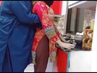 Pakistańskie żona analny otwór pieprzony w the kuchnia podczas ona jest pracujący z jasny audio
