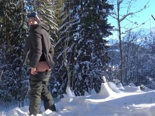 Teen Public Flash in Snowboard In Mountain - Flash A La Neige VicAlouqua