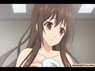 Plešatý školák anime stojící v prdeli a prsatá coed v the koupelna