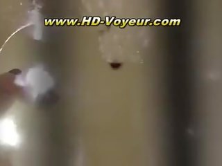 Прихований камера документація хвойда мастурбувати в душ