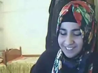 Mov - hijab sayang menunjukkan bokong di kamera web