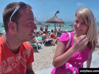 Blond chéri picked jusqu'à sur la plage et baisée: gratuit cochon film 0f