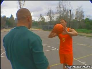 籃球 players 射擊 一些 hoops