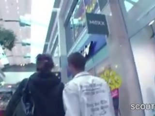 Jovem checa jovem grávida fodido em mall para dinheiro por 2 alemão rapazes