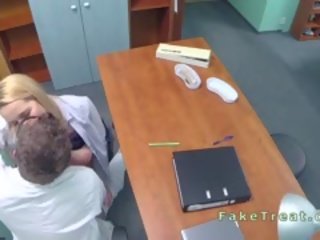 Healer fucks sales woman in an kantor