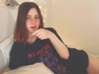18 Year old sweetheart Mastrubating on Webcam