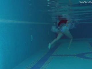 Andreina De Luxe in flirty Underwatershow