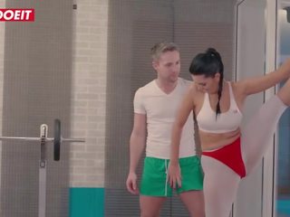 Letsdoeit - 巨乳 enchantress 知道 健身房 性别 视频 是 该 最好的 锻炼