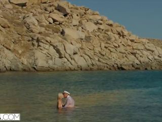 Mégère kendra sunderland en chaleur cochon film sur une plage