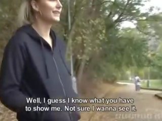 Tšekki amatööri jogging diva saa jotkut naida varten käteinen