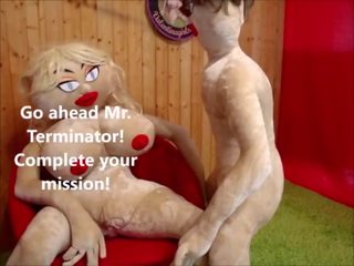 X βαθμολογήθηκε βίντεο robot terminator από ο μελλοντικός fucks σεξ κούκλα σε ο κώλος